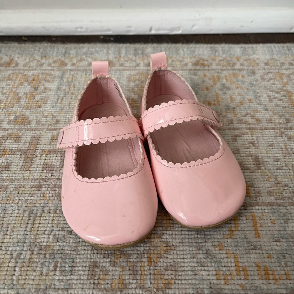 Kids, H&M patent, baby pink, Mary Janes, with button snap